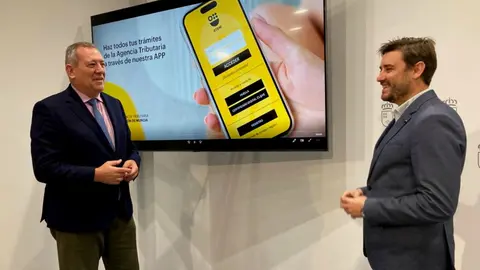 El director de la ATRM, Juan Mar&iacute;n, presenta la nueva aplicaci&oacute;n para dispositivos m&oacute;viles