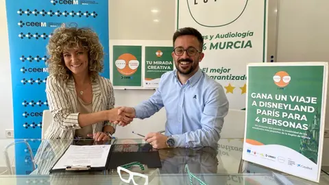 La directora del Ceeim, Esther Pe&ntilde;alver, y Adolfo Ortiz, uno de los fundadores de Luper.