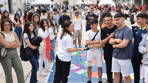 Preuniversitarios asistentes al campus de ingenier&iacute;a