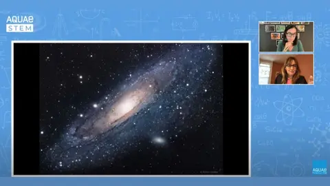 Imagen de la charla protagonizada por Eva Villaver, astrof&iacute;sica