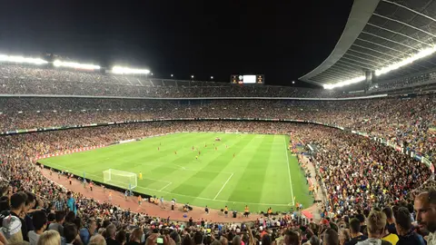 La digitalizaci&oacute;n revoluciona el sector del f&uacute;tbol: tres tecnolog&iacute;as que han cambiado la experiencia de los aficionados
