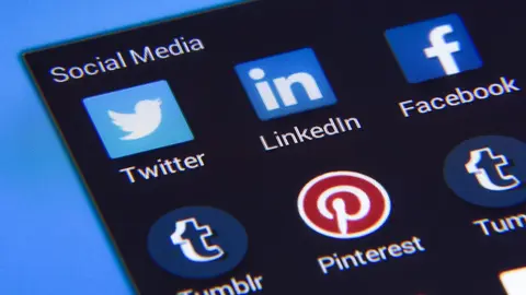 App de Twitter en un tel&eacute;fono m&oacute;vil