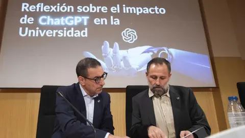 El rector de la UMU, Jos&eacute; Luj&aacute;n, junto al vicerrector de Estrategia y Universidad Digital, Pedro Miguel Ruiz