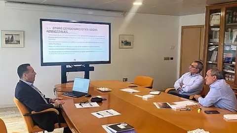 Reuni&oacute;n entre Carril Solar y la FREMM