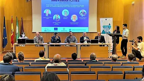 Imagen de la 'Conferencia final sobre Sme4SmartCities', celebrada en M&aacute;laga.
