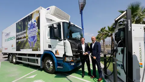 El acuerdo ha sido firmado por Juan S&aacute;nchez, director general de Disfrimur, y por Luis Buil, director de Smart Solutions de Iberdrola