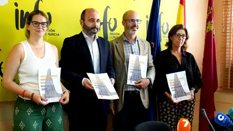 De izq. a der., Almudena Abell&aacute;n (presidenta de AJE), Joaqu&iacute;n G&oacute;mez (director del INFO), Javier Prandez (innoventures Capital) y Mar&iacute;a Jos&eacute; Bernal (INFO)