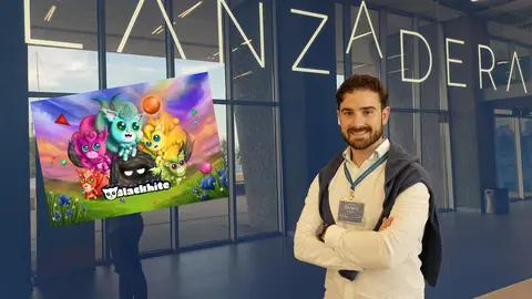 &Aacute;lvaro de C&oacute;rdoba, cofundador de Towards Stars. A su lado, la portada de Blackhite, su pr&oacute;ximo videojuego