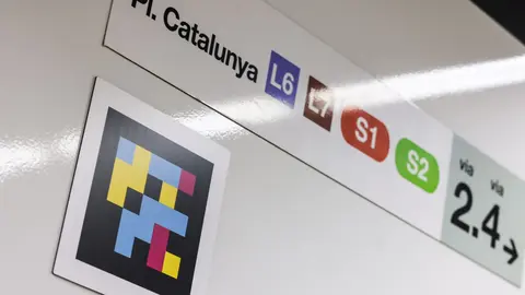 C&oacute;digo de Navilens en la Estaci&oacute;n de Gracia de Barcelona