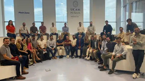Juan Manuel Nu&ntilde;ez, director de Banca Institucional de Banco Santander en la Regi&oacute;n de Murcia; Rosa S&aacute;nchez, responsable de startups Levante de Banco Santander y Carlos Caballero, director de UCAM HiTech, con los participantes.