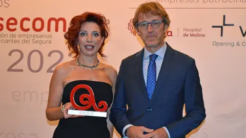 Rebeca R&iacute;os, vice-CEO de Vrio, junto a Luis Alberto Mar&iacute;n, consejero de Empresa