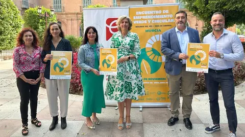 La concejal de Promoci&oacute;n Econ&oacute;mica de Murcia, Mercedes Bernab&eacute;, ha presentado la Semana del Emprendimiento Verde y Circular, que se celebrar&aacute; los d&iacute;as 7, 8 y 9 de noviembre con la colaboraci&oacute;n de la Asociaci&oacute;n de Empresas de Medio Ambiente (AEMA)