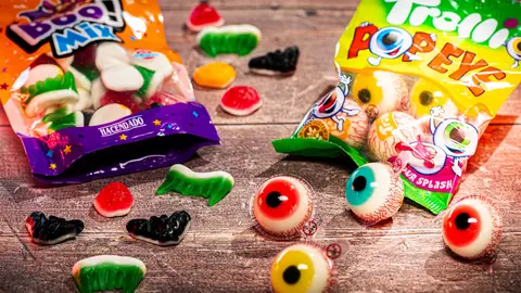 Bolsa Pop Eye, con cuatro variedades de ojos rellenos Trolli.
