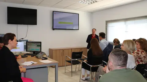 Integrantes de la delegaci&oacute;n polaca durante la jornada t&eacute;cnica celebrada en la EDAR de Alguazas.