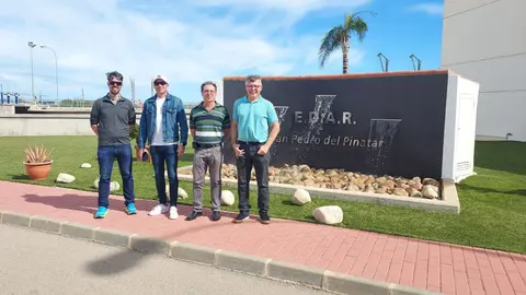 Representantes de Esamur y de la empresa Gradiant durante la visita a la EDAR de San Pedro del Pinatar