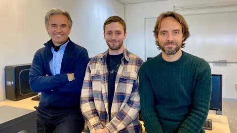Los investigadores &Oacute;scar C&aacute;novas, F&eacute;lix J. Garcia Clemente y Federico Pardo, del grupo de investigaci&oacute;n Computaci&oacute;n M&oacute;vil y Visi&oacute;n Artificial de la Universidad de Murcia
