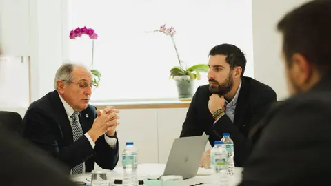 El vicepresidente y consejero de Interior, Emergencias y Ordenaci&oacute;n del Territorio, Jos&eacute; &Aacute;ngel Antelo, se ha reunido hoy con responsable del Grupo Caudal