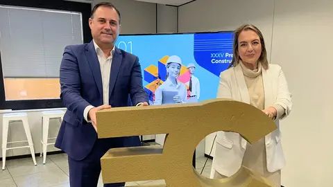 Jos&eacute; Hern&aacute;ndez y Mar&iacute;a Luisa Lucas presentan los premios Frecom de la Construcci&oacute;n