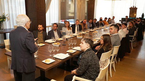 Encuentro de Tom&aacute;s Zamora con AJE