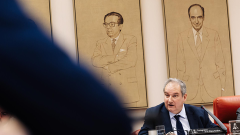 El ministro de Industria y Turismo, Jordi Hereu, durante la Comisi&oacute;n de Industria y Turismo, en el Congreso de los Diputados (Foto: Carlos Luj&aacute;n - Europa Press)