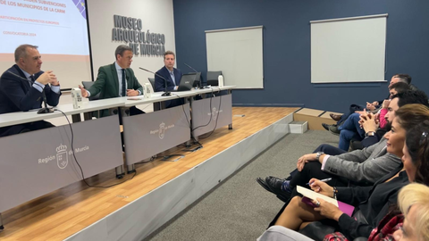 El consejero de Presidencia, Portavoc&iacute;a y Acci&oacute;n Exterior, Marcos Ortu&ntilde;o, inaugura las jornadas en las que participaron alcaldes y concejales de los ayuntamientos de la Regi&oacute;n.