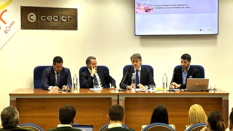 El consejero de Econom&iacute;a, Hacienda y Empresa, Luis Alberto Mar&iacute;n, presenta en Ceclor las nuevas ayudas para el comercio del casco hist&oacute;rico de Lorca
