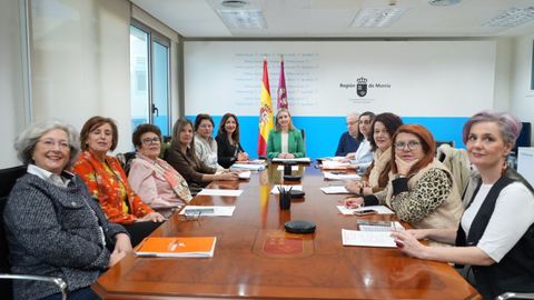La consejera de Pol&iacute;tica Social, Familias y Mujer, Conchita Ruiz, durante el Consejo Asesor de la Mujer con la participaci&oacute;n de los principales colectivos de mujeres de la Regi&oacute;n de Murcia