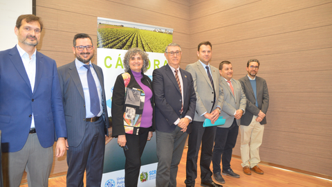 De izquierda a derecha la rectora de la UPCT, Beatriz Miguel; el presidente de la Confederaci&oacute;n Hidrogr&aacute;fica del Segura, Mario Urrea; el director general del Agua de la Comunidad Aut&oacute;noma, Jos&eacute; Sandoval; y el secretario general del Sindicato Central de Regantes, Jos&eacute; &Aacute;ngel P&eacute;rez Abell&aacute;n.