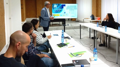 Las principales industrias agroalimentarias de la Regi&oacute;n avanzan hacia un nuevo modelo energ&eacute;tico sostenible. Se han analizado &ldquo;las comunidades energ&eacute;ticas como herramienta para la adaptaci&oacute;n al cambio clim&aacute;tico&rdquo;.