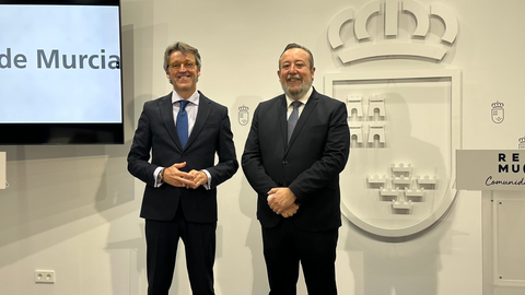 Juan Antonio de Heras, junto al consejero Luis Alberto Mar&iacute;n (izq.)