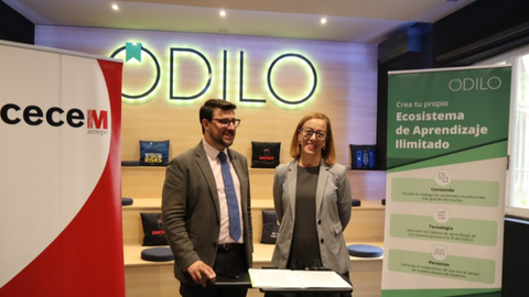Juan Ch&aacute;varri, secretario general de CECE Madrid, y Ainhoa Marcos, VP Education Spain and Global K12 de ODILO.