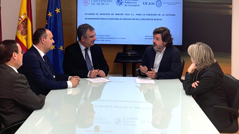 Jes&uacute;s Ju&aacute;rez, CEO de Nawter, junto al consejero Juan Mar&iacute;a V&aacute;zquez