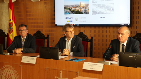 El consejero de Econom&iacute;a, Hacienda y Empresa, Luis Alberto Mar&iacute;n, durante la inauguraci&oacute;n de la Jornada Tributaria organizada por la Asociaci&oacute;n Espa&ntilde;ola de Asesores Fiscales (AEDAF)
