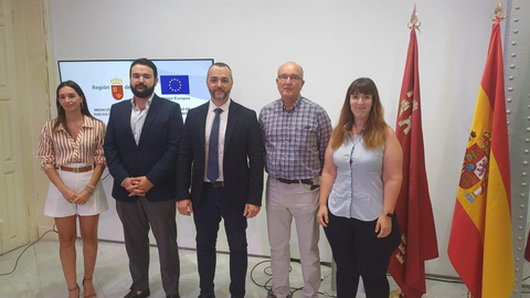El director general de Medio Ambiente, Juan Antonio Mata, con el alcalde de La Uni&oacute;n, Joaqu&iacute;n Zapata; la edil de Industria, Silvia Garc&iacute;a; el jefe del departamento de Planificaci&oacute;n Ambiental del Ayuntamiento de Cartagena, Antonio Sansano