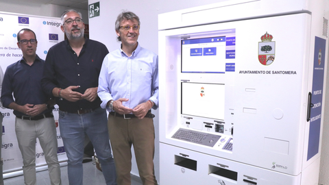 Un momento de la presentaci&oacute;n del proyecto piloto de oficina autoservicio en Santomera