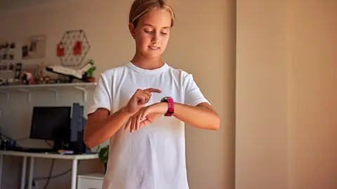 Controles adaptados, equilibrio digital y tecnolog&iacute;a sencilla, claves para un Internet seguro en casa.