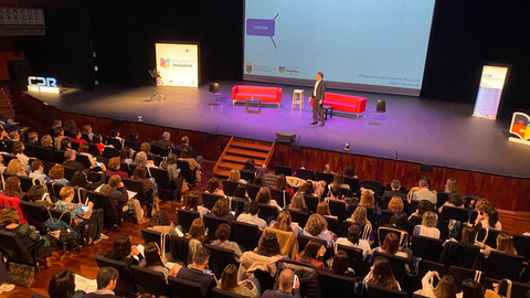 Docentes de toda Espa&ntilde;a debaten metodolog&iacute;as innovadoras de ense&ntilde;anza en Murcia.