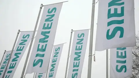 Siemens gana 2.030 M&euro; en su primer trimestre y mejora previsiones 2026