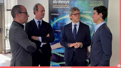 Un momento de la visita del consejero de Transformaci&oacute;n Digital al nuevo centro de excelencia SAP de la multinacional Stratesys