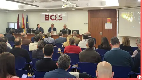 &iquest;Sab&iacute;as que una administraci&oacute;n p&uacute;blica puede obtener una contraprestaci&oacute;n econ&oacute;mica por haber renovado su alumbrado o modernizado su flota? Se llama CAE &mdash;Certificado de Ahorro Energ&eacute;tico&mdash; y en la Regi&oacute;n de Murcia ya hay 179 solicitudes tramitadas, 314 actuaciones ejecutadas y capacidad para movilizar m&aacute;s de 24 M&euro;. El problema: el sector p&uacute;blico lo usa mucho menos que la industria. La Regi&oacute;n quiere cambiar eso.