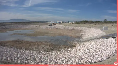 Imagen de las obras del sistema de drenaje sostenible desarrollado por el Gobierno regional en el pol&iacute;gono industrial El Saladar I, en Lorqu&iacute;.