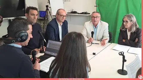 El consejero de Educaci&oacute;n y Formaci&oacute;n Profesional, V&iacute;ctor Mar&iacute;n, visita el colegio rural El Sabinar, que forma parte de la Red de Radios Escolares