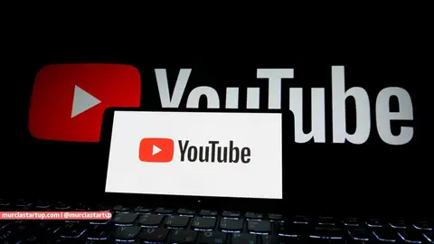 YouTube lanza "Preguntar a YouTube", b&uacute;squeda con IA que combina v&iacute;deos y texto en una interfaz conversacional.