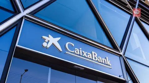 CaixaBank lanza avales 100% online para empresas: emisi&oacute;n inmediata con firma digital, sin oficina ni gestores. Las pymes y empresas que licitan con la Administraci&oacute;n o gestionan tr&aacute;mites con Hacienda son las primeras en beneficiarse.