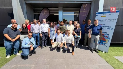 La Oficina Acelera Pyme de FREMM llev&oacute; a 30 empresas al interior de Tit&aacute;n CPD, el primer centro de datos neutro Tier III de la Regi&oacute;n de Murcia. Algoritmos de IA, m&aacute;s de 1 MW de potencia y la conectividad multi-cloud de DE-CIX, en una visita poco habitual. 🔒