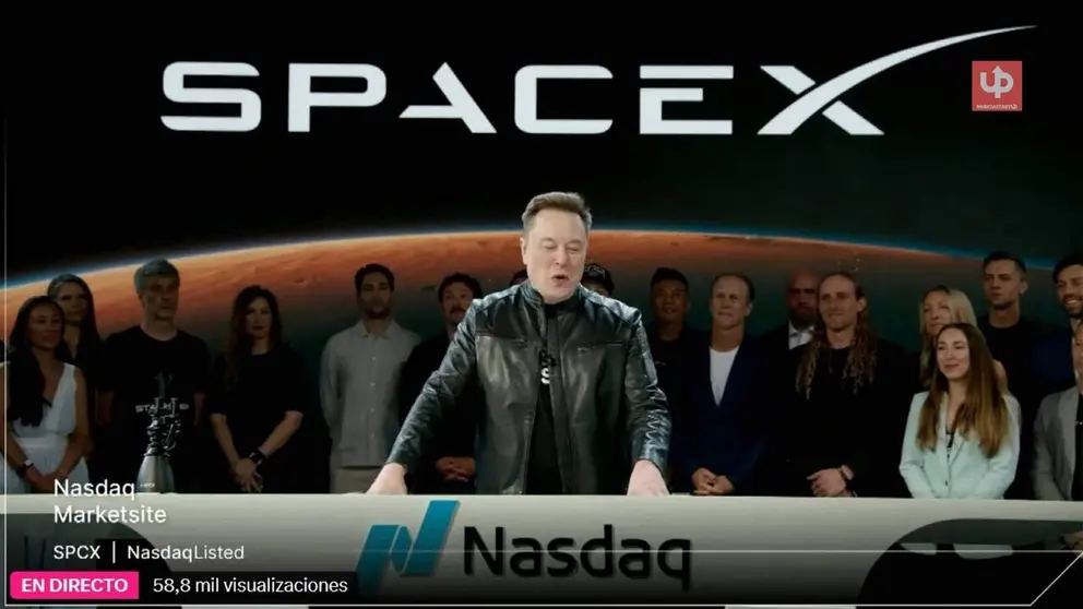 Elon Musk antes del comienzo de la sesi&oacute;n del viernes