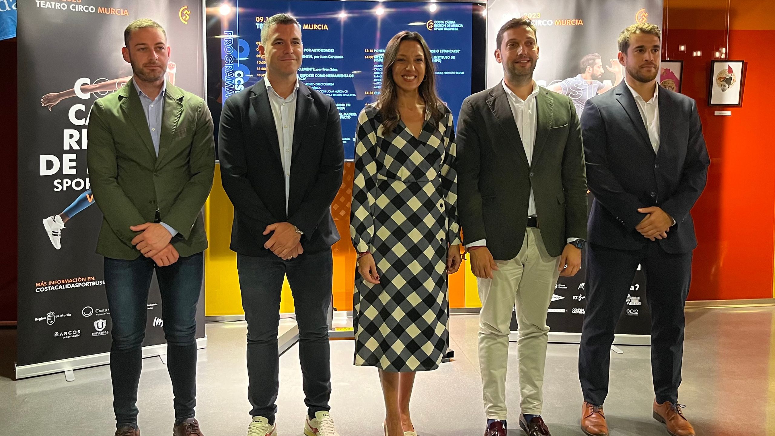 De izq. a der., Miguel Ángel Noguera (edil de Deportes de Murcia), Antonio Ruiz (CEO de Sport Business World), Carmen Conesa (consejera de Turismo), Juan Francisco Martínez (director del ITREM) y Miguel Sieteiglesias (Universae)